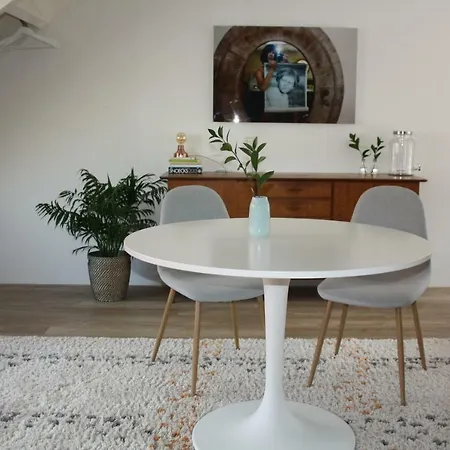 Private Floor, 150 M From The Beach!