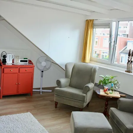 Accommodatie bij particulieren Private Floor, 150 M From The Beach! Den Haag