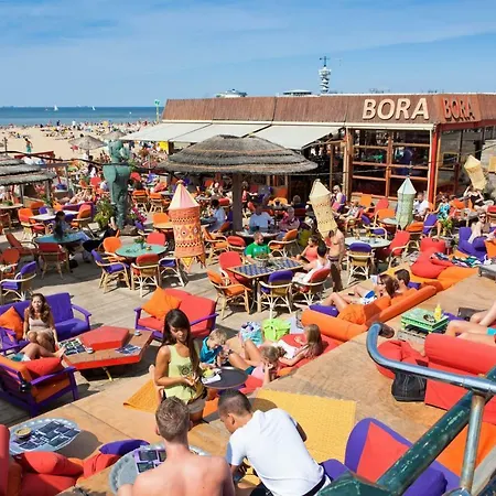 Private Floor, 150 M From The Beach! Accommodatie bij particulieren Den Haag